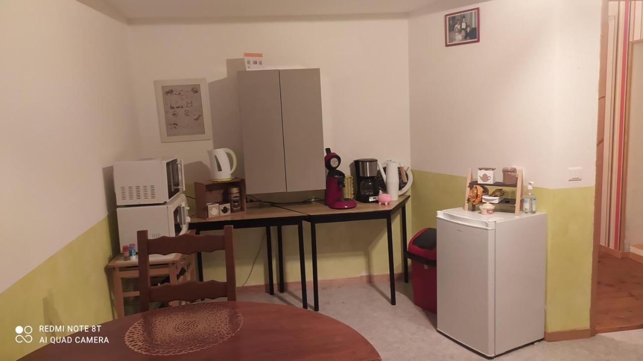 Ferienwohnung Chez Celine En Campagne Mazerny Exterior foto